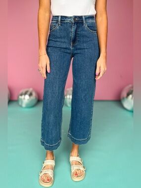 Risen Jeans Women’s Medium Wash High Rise Wide Leg Ankle Jeans Size 13/33 EUC